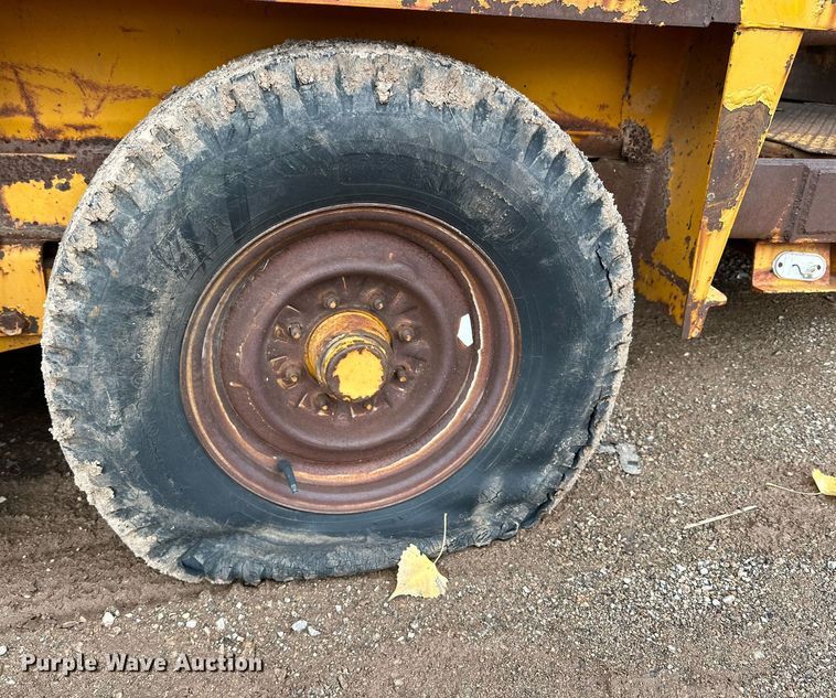 image for item DQ1527 Equipment trailer