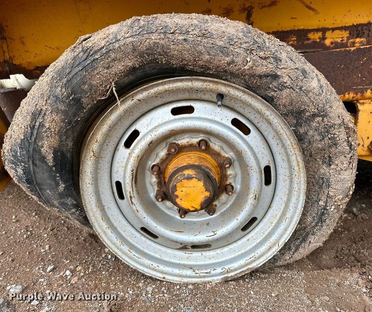 image for item DQ1527 Equipment trailer