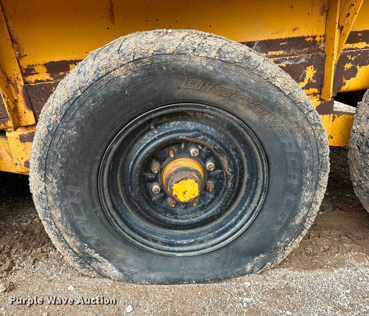 image for item DQ1527 Equipment trailer