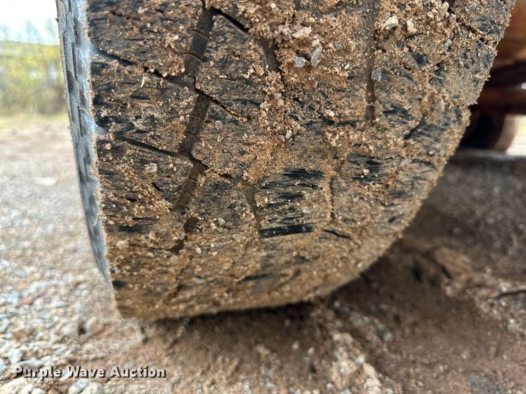 image for item DQ1527 Equipment trailer