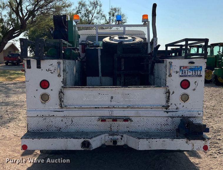 image for item DQ2197 1995 International 4700  utility / service truck