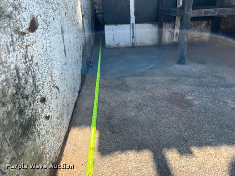 image for item DQ2197 1995 International 4700  utility / service truck