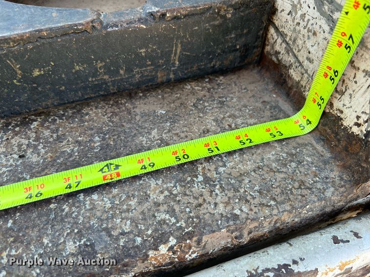 image for item DQ2197 1995 International 4700  utility / service truck