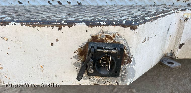 image for item DQ2197 1995 International 4700  utility / service truck