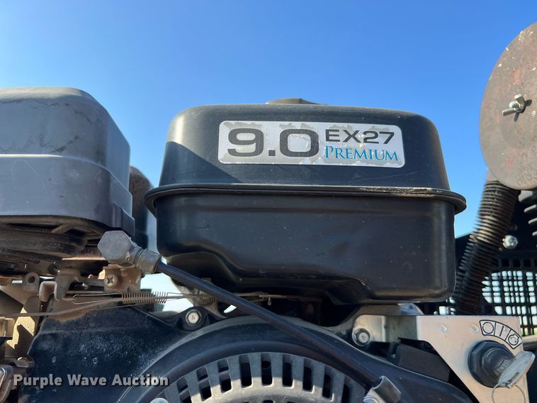 image for item DQ2197 1995 International 4700  utility / service truck