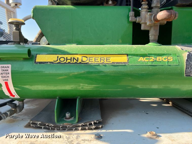 image for item DQ2197 1995 International 4700  utility / service truck