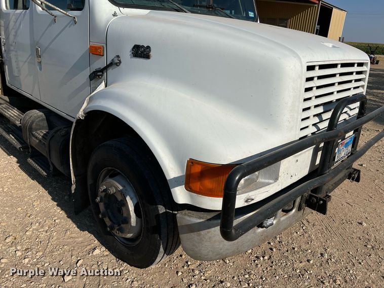 image for item DQ2197 1995 International 4700  utility / service truck