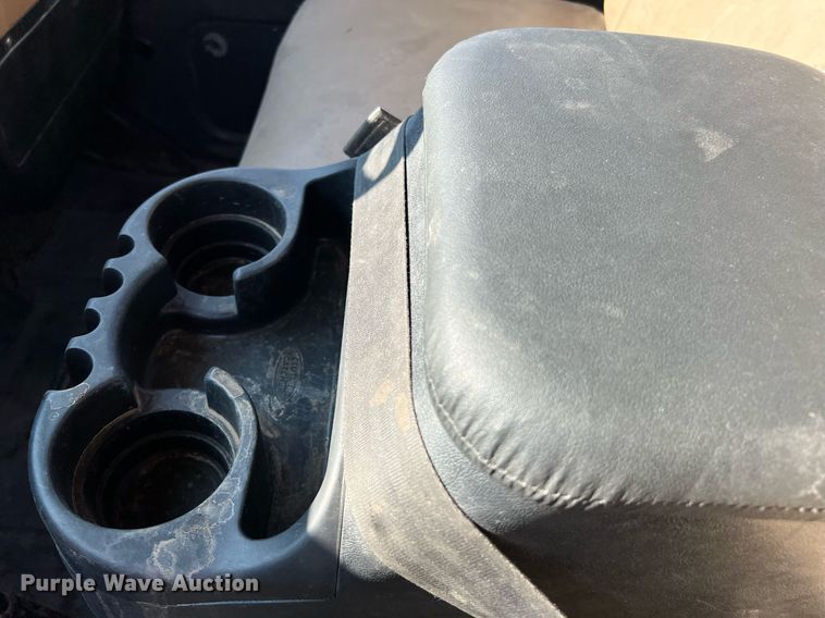 image for item DQ2197 1995 International 4700  utility / service truck