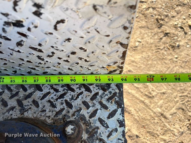 image for item DQ2197 1995 International 4700  utility / service truck