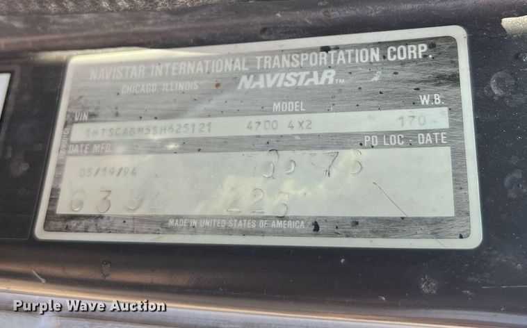 image for item DQ2197 1995 International 4700  utility / service truck