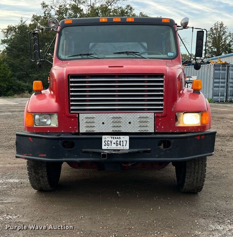 image for item DQ2314 1996 International 4900  Crew Cab flatbed truck