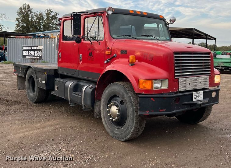 image for item DQ2314 1996 International 4900  Crew Cab flatbed truck