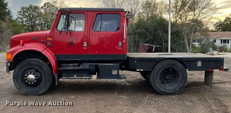 image for item DQ2314 1996 International 4900  Crew Cab flatbed truck