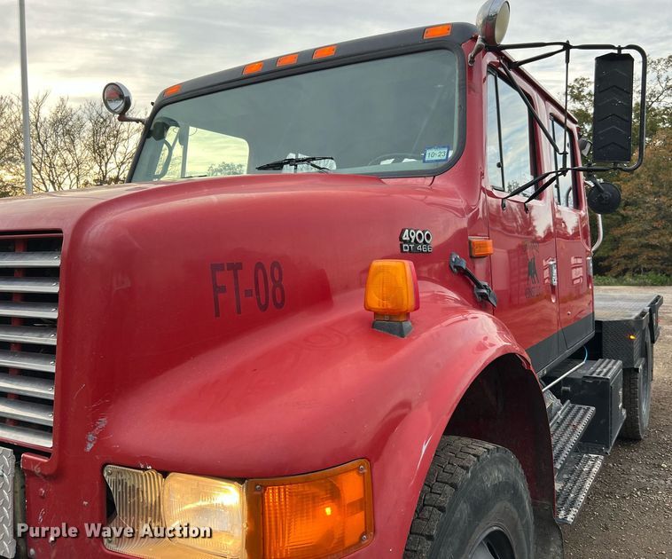 image for item DQ2314 1996 International 4900  Crew Cab flatbed truck