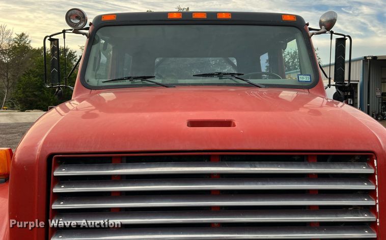 image for item DQ2314 1996 International 4900  Crew Cab flatbed truck