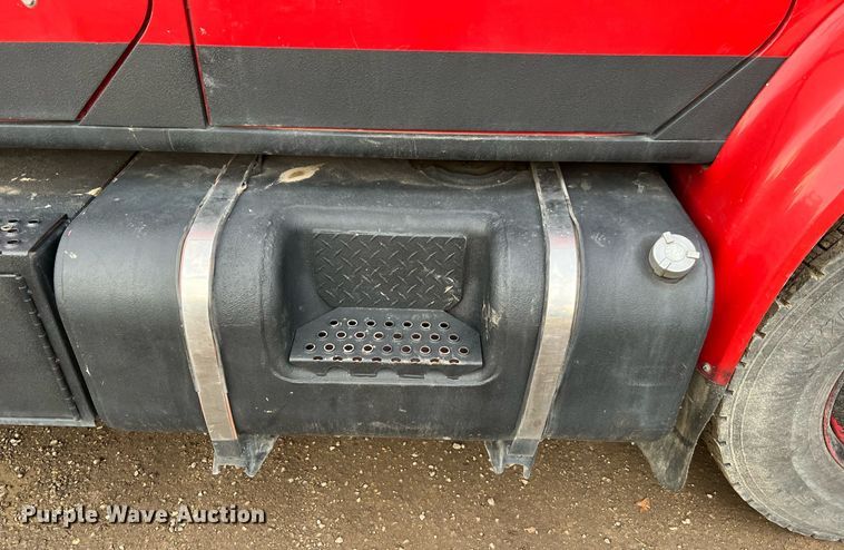 image for item DQ2314 1996 International 4900  Crew Cab flatbed truck