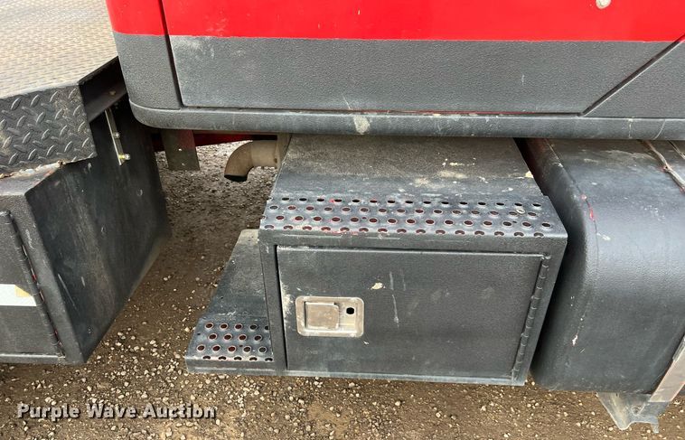 image for item DQ2314 1996 International 4900  Crew Cab flatbed truck