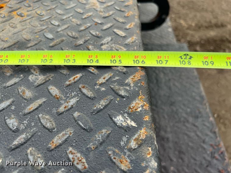 image for item DQ2314 1996 International 4900  Crew Cab flatbed truck