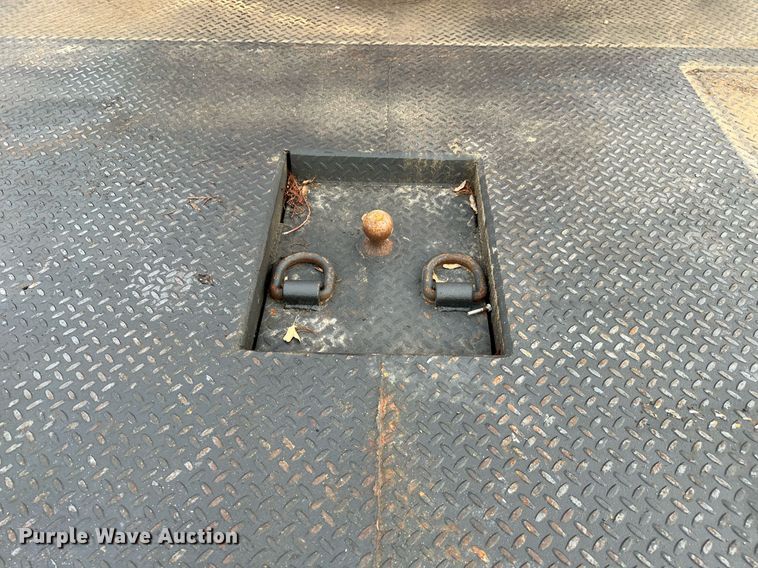 image for item DQ2314 1996 International 4900  Crew Cab flatbed truck