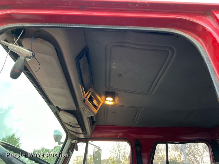 image for item DQ2314 1996 International 4900  Crew Cab flatbed truck