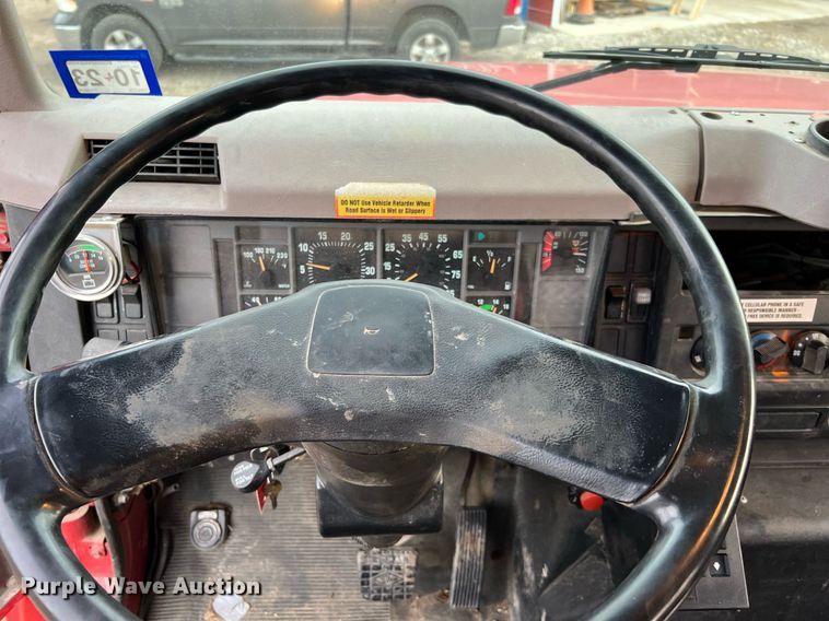 image for item DQ2314 1996 International 4900  Crew Cab flatbed truck