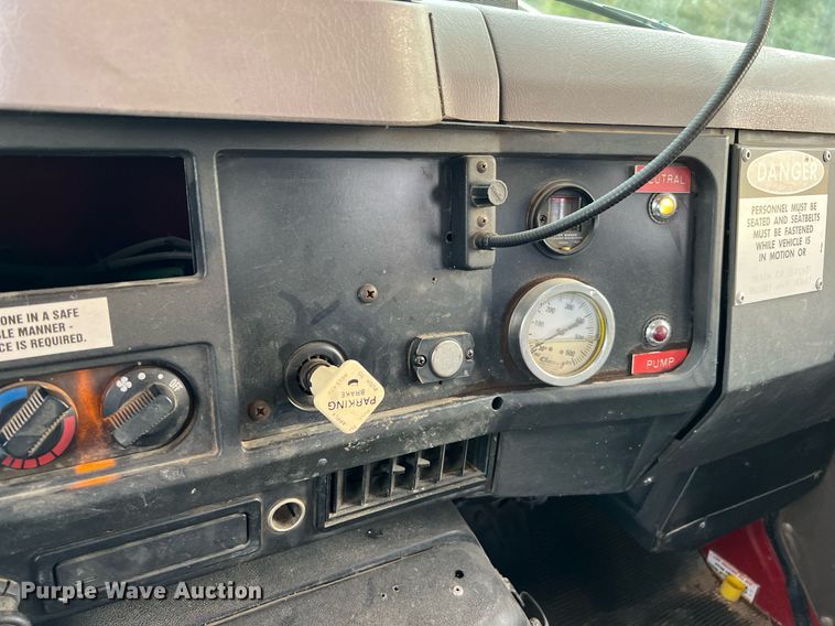 image for item DQ2314 1996 International 4900  Crew Cab flatbed truck