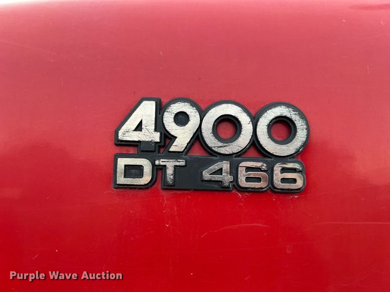 image for item DQ2314 1996 International 4900  Crew Cab flatbed truck