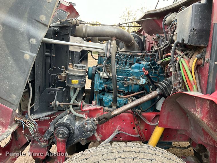 image for item DQ2314 1996 International 4900  Crew Cab flatbed truck