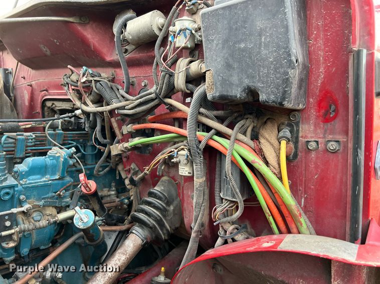 image for item DQ2314 1996 International 4900  Crew Cab flatbed truck