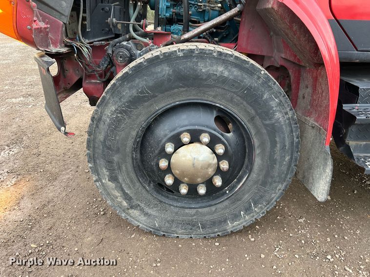 image for item DQ2314 1996 International 4900  Crew Cab flatbed truck