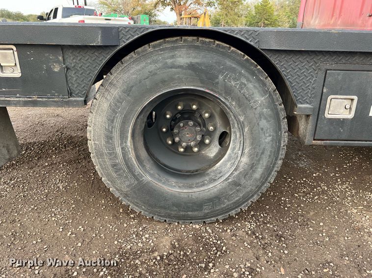 image for item DQ2314 1996 International 4900  Crew Cab flatbed truck