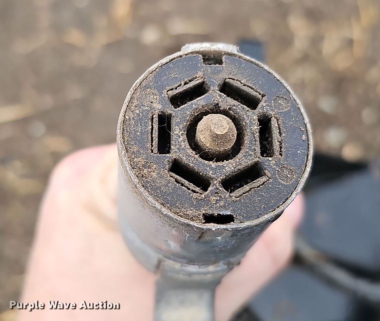 image for item DQ8493 2016 Load Trail TD8122073  equipment trailer