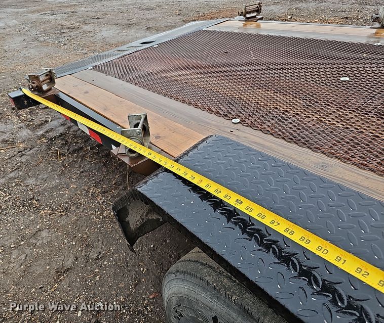 image for item DQ8493 2016 Load Trail TD8122073  equipment trailer