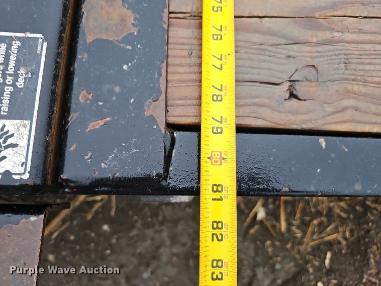 image for item DQ8493 2016 Load Trail TD8122073  equipment trailer