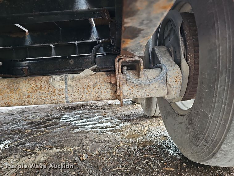 image for item DQ8493 2016 Load Trail TD8122073  equipment trailer