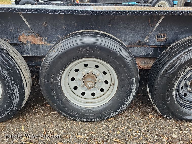 image for item DQ8493 2016 Load Trail TD8122073  equipment trailer