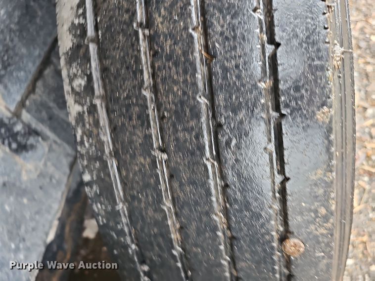 image for item DQ8493 2016 Load Trail TD8122073  equipment trailer