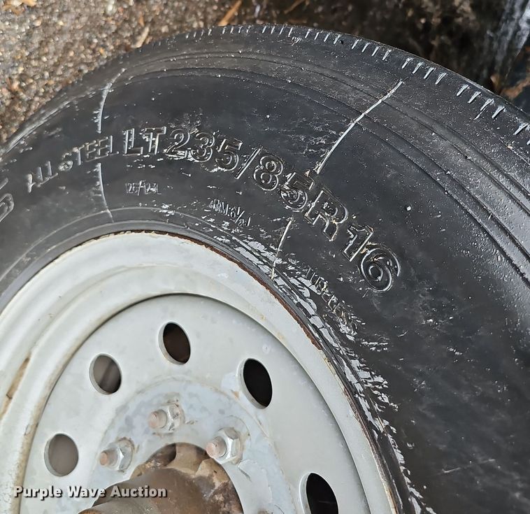 image for item DQ8493 2016 Load Trail TD8122073  equipment trailer