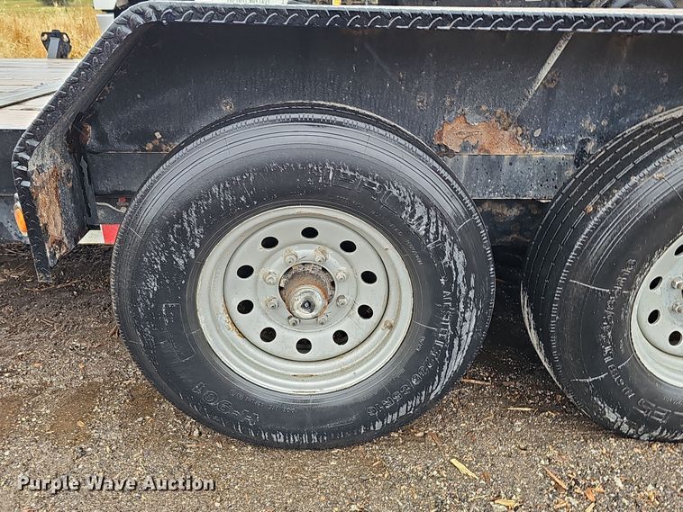 image for item DQ8493 2016 Load Trail TD8122073  equipment trailer