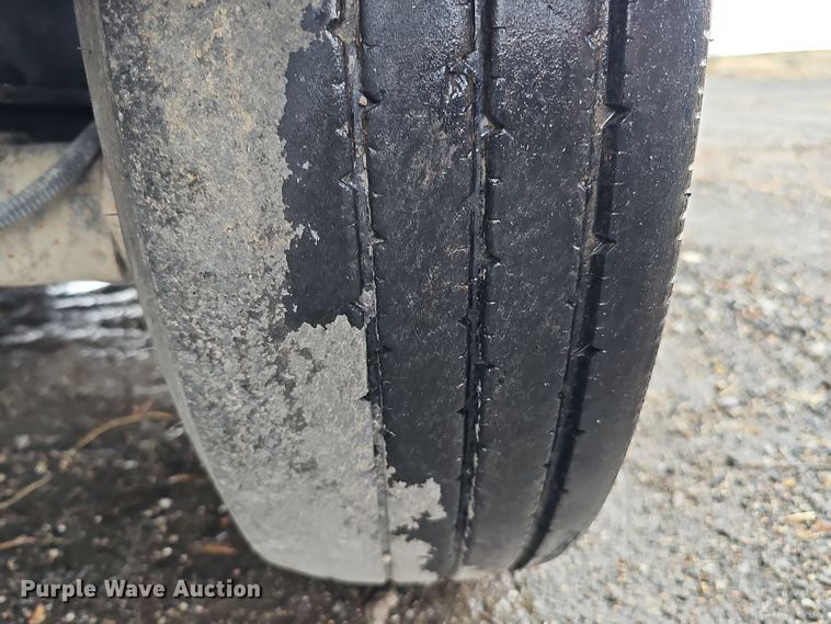 image for item DQ8493 2016 Load Trail TD8122073  equipment trailer