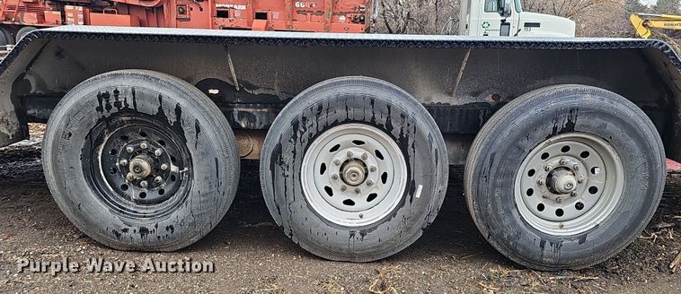 image for item DQ8493 2016 Load Trail TD8122073  equipment trailer