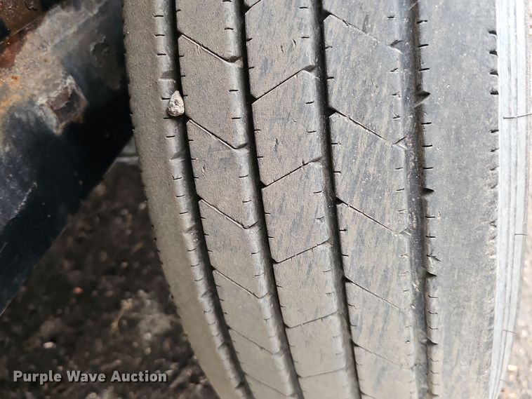 image for item DQ8493 2016 Load Trail TD8122073  equipment trailer