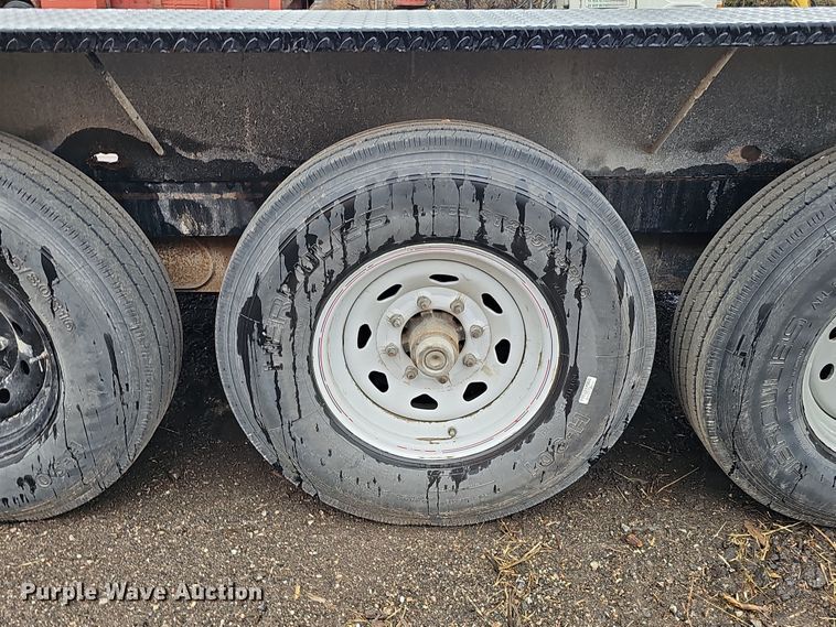 image for item DQ8493 2016 Load Trail TD8122073  equipment trailer