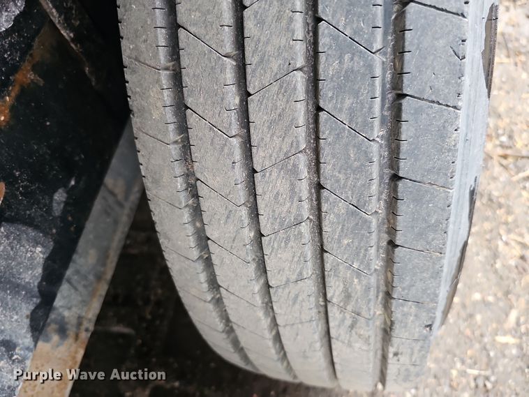 image for item DQ8493 2016 Load Trail TD8122073  equipment trailer