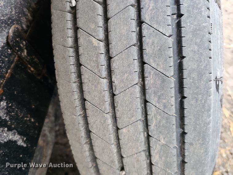 image for item DQ8493 2016 Load Trail TD8122073  equipment trailer