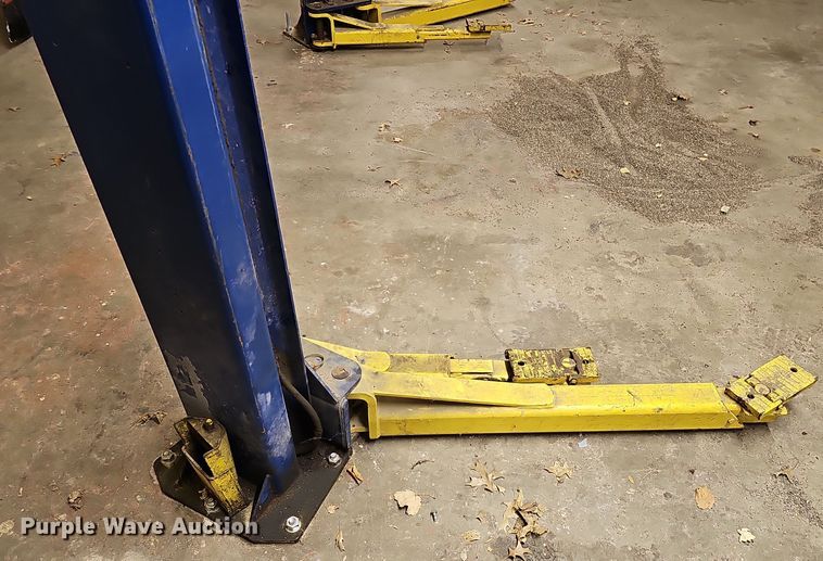 image for item DQ8507 Rotary SP0A9-200  two post automotive lift