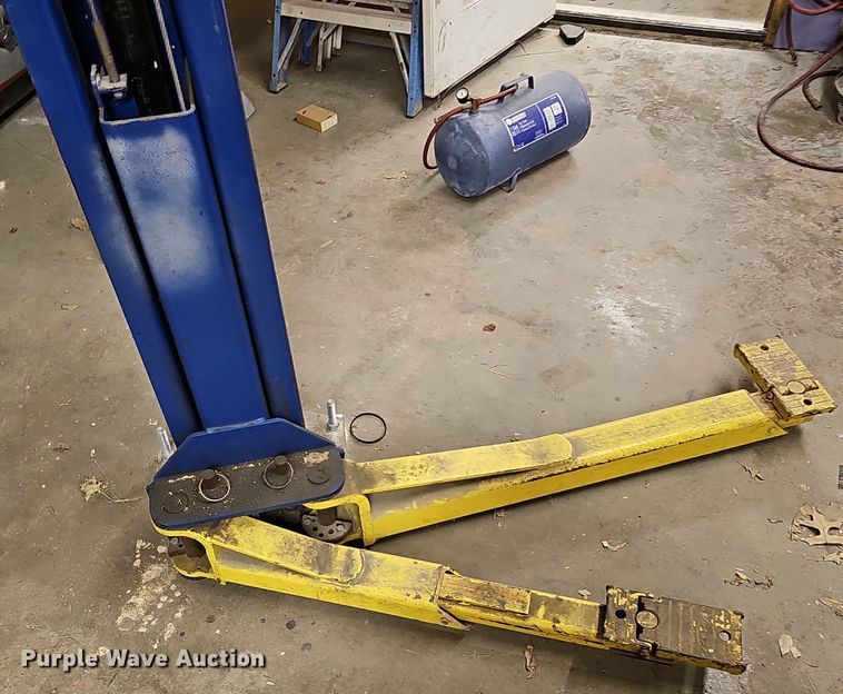 image for item DQ8507 Rotary SP0A9-200  two post automotive lift