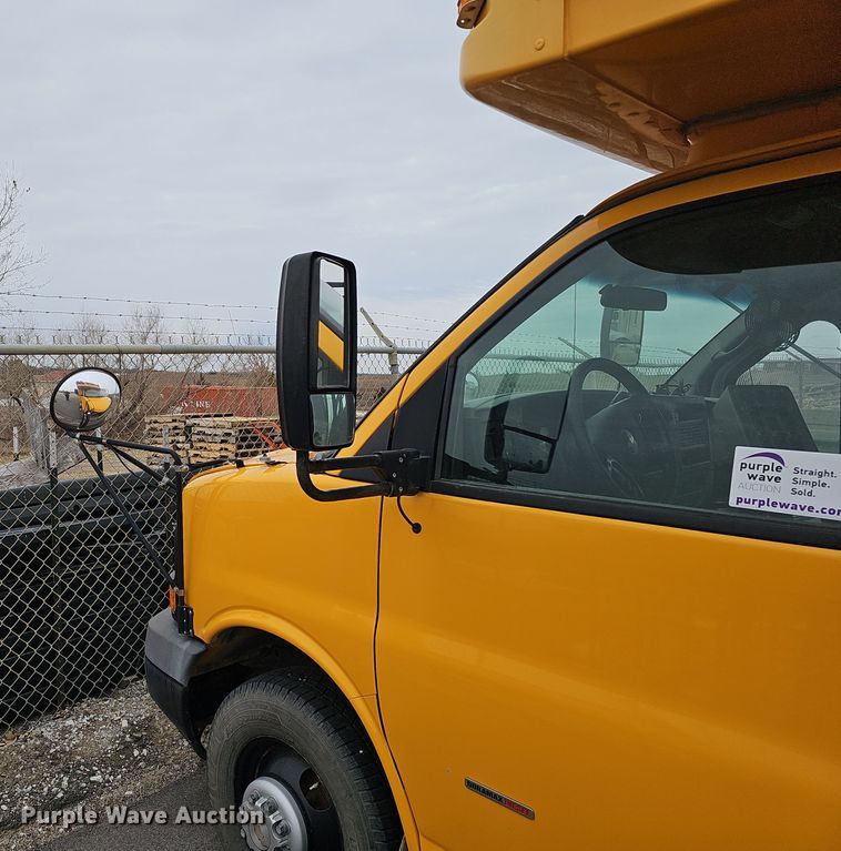 image for item DQ8550 2009 Chevrolet CG33803  school bus