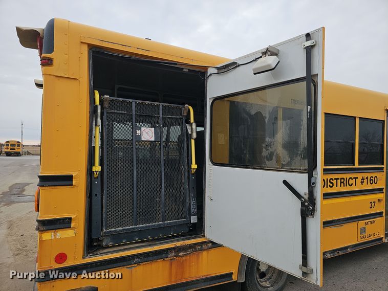 image for item DQ8550 2009 Chevrolet CG33803  school bus