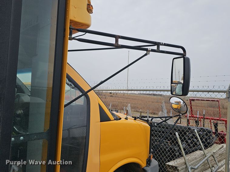 image for item DQ8550 2009 Chevrolet CG33803  school bus